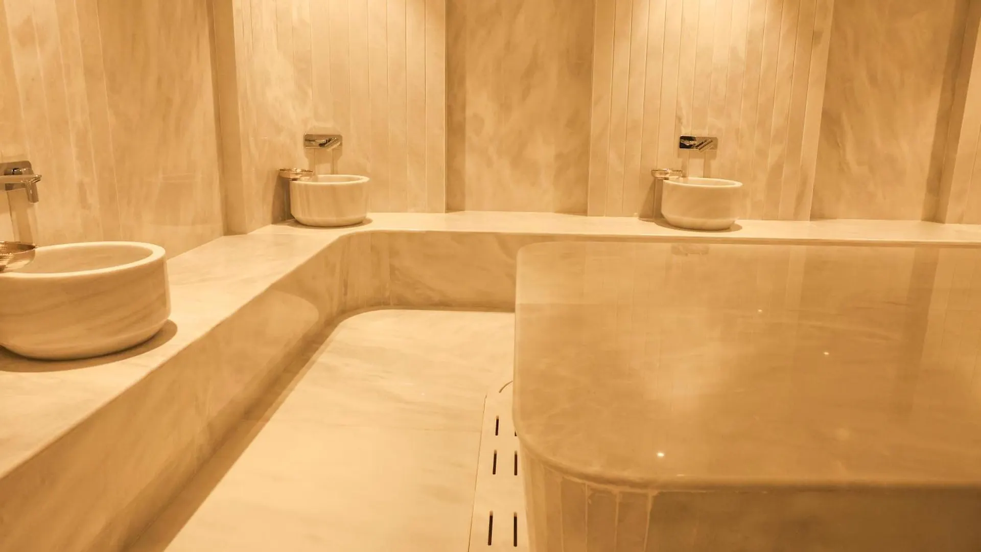Four Hills Hotel Antalya 3*,