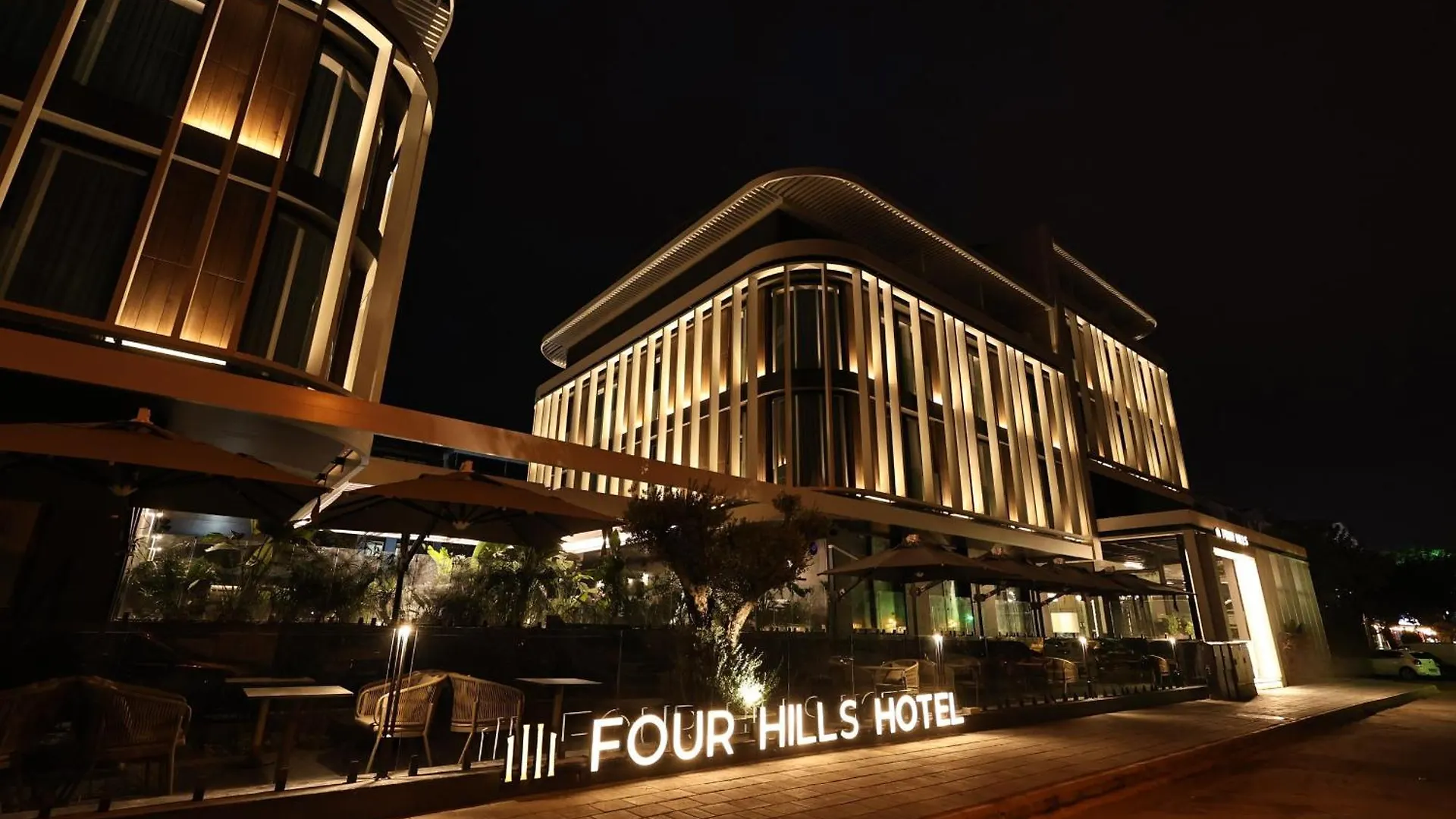 اتصالات Four Hills Hotel 